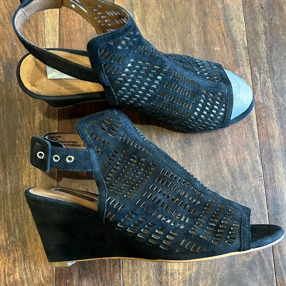 Halogen Nordstrom Women’s Black Suede‎ Wedge Sandal Size 7 1/2